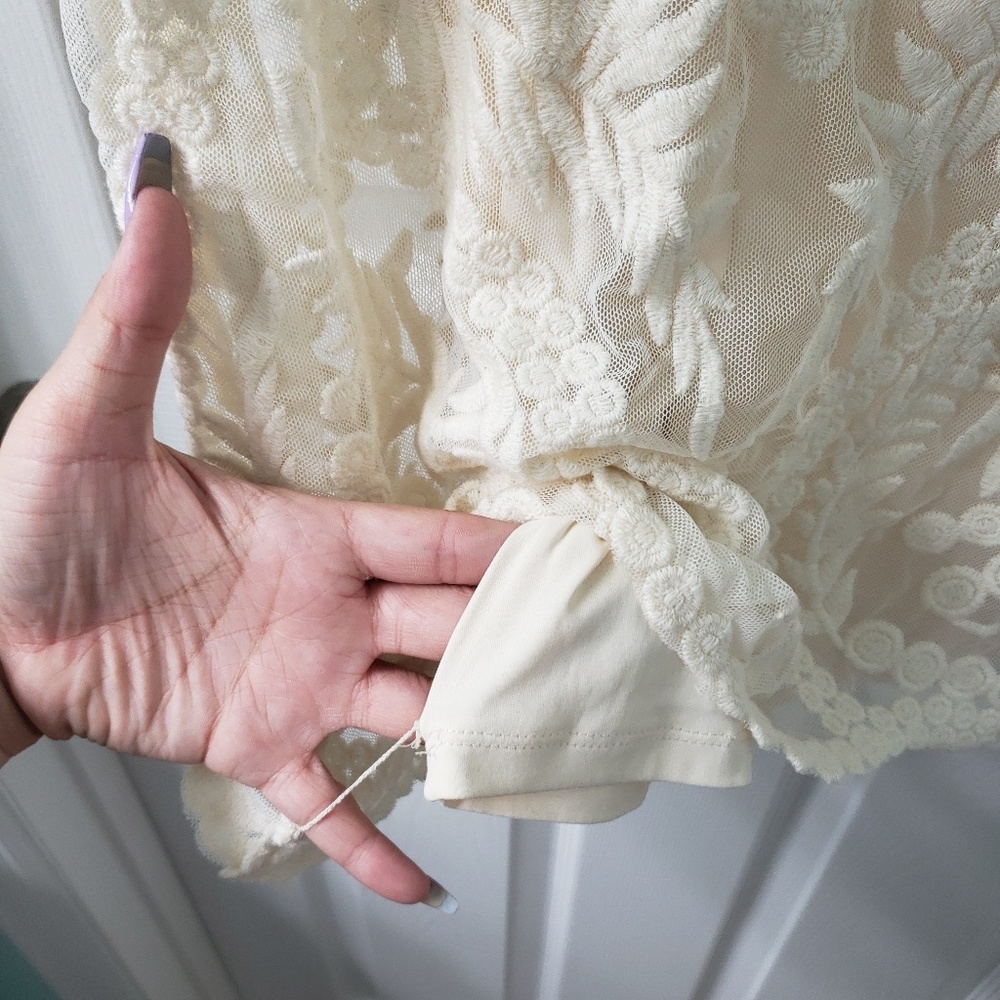 Express Cream Lace Dress Size S - Picture 6 of 6